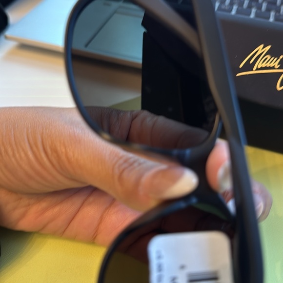 Maui Jim Ilikea 650 02 56 16. Brand New - Picture 7 of 9